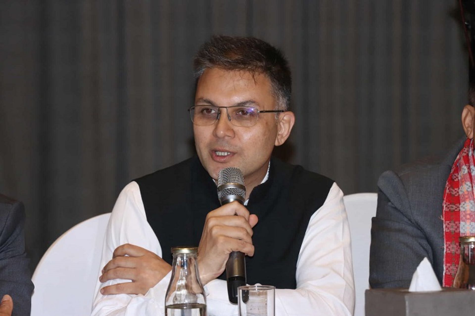 हामी संक्रमणकालको शृङ्खलामा प्रवेश गर्यौँ: अधिवक्ता दाहाल 